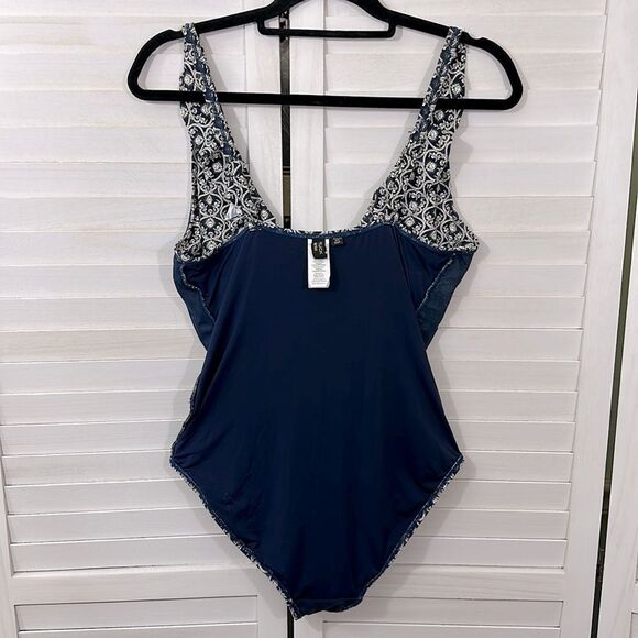 Nip Tuck Size 8 One Piece Swimsuit Blue & White Ruffle - Picture 14 of 16